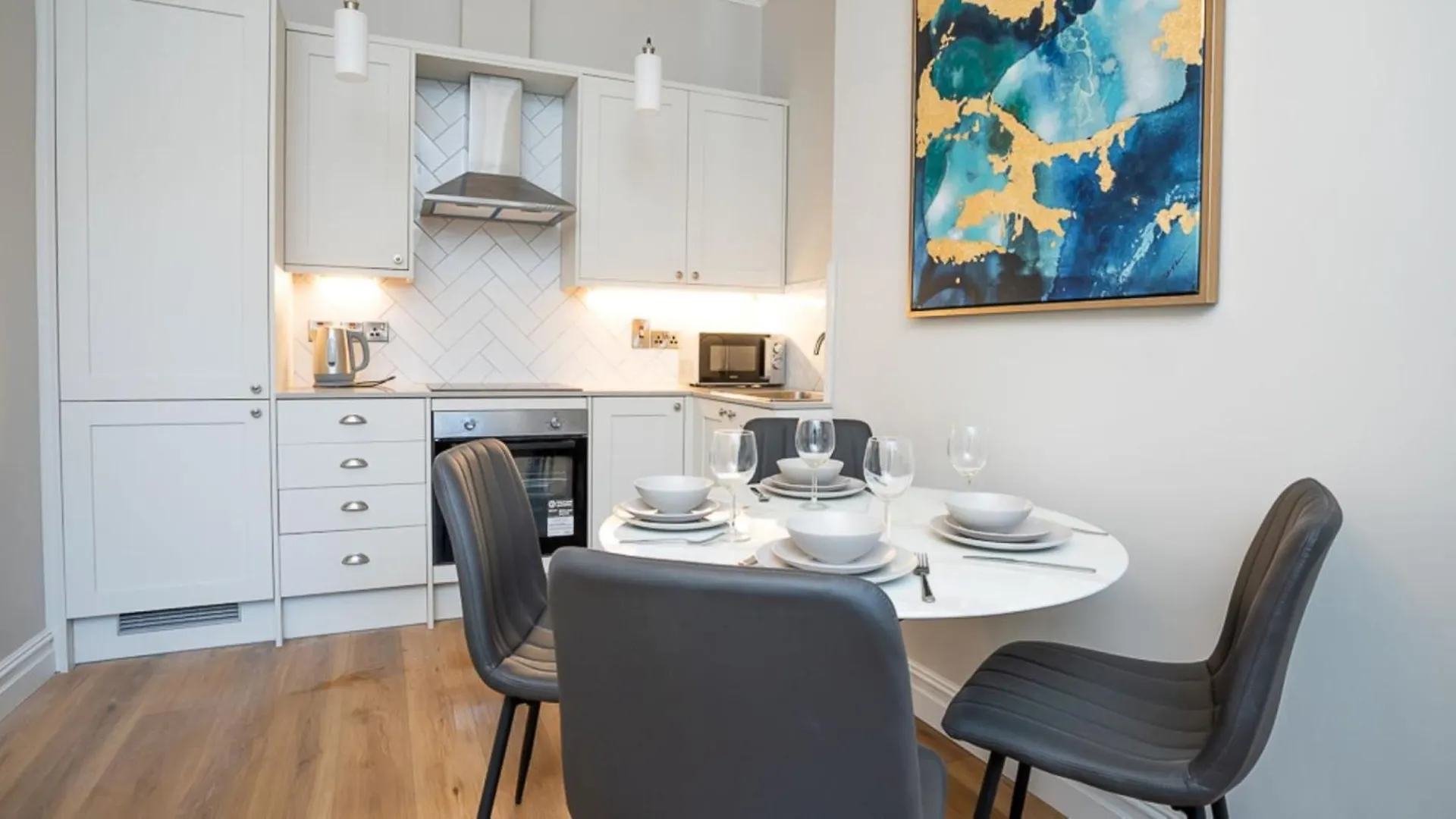 Modern 2 Bdr Apartment At Queens By Belfast City Breaks 英国