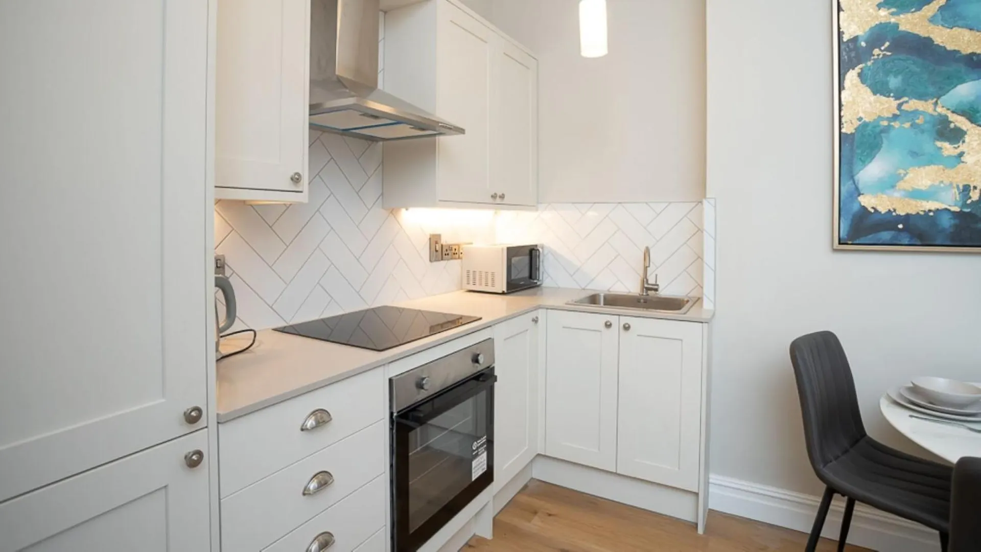 Modern 2 Bdr Apartment At Queens By Belfast City Breaks