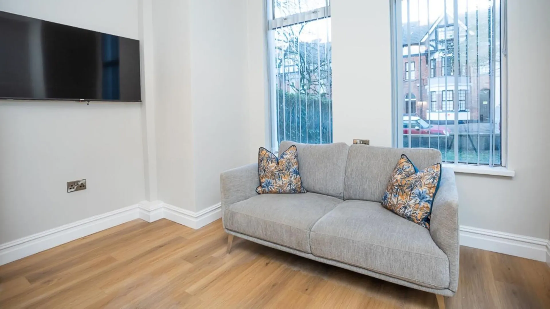 Modern 2 Bdr Apartment At Queens By Belfast City Breaks